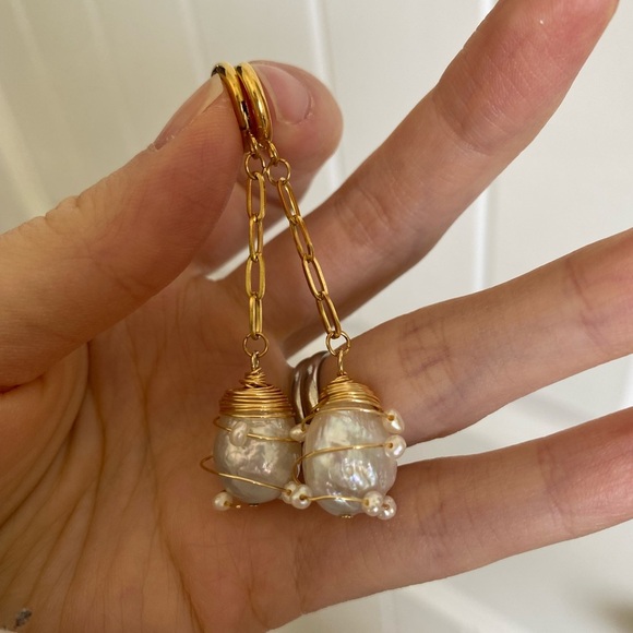 18KP baroque pearl earring hoop long dangling style - Picture 15 of 16